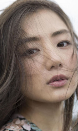 배우 카타야마 모에미