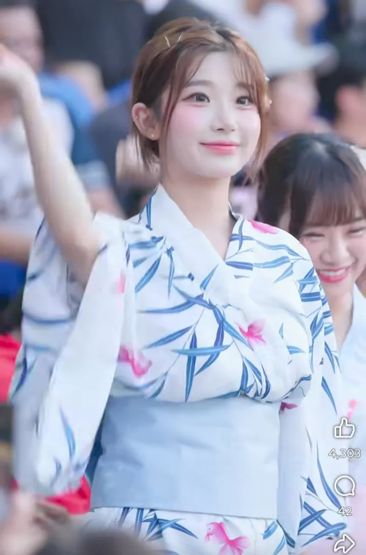 기모노가 아주 찰떡인 이주은 치어리더 관련 이미지 1